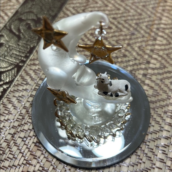 Glass Baron Vintage Handcrafted Glass Cow Jumped Over The Moon Frosted Crescent - Picture 11 of 15